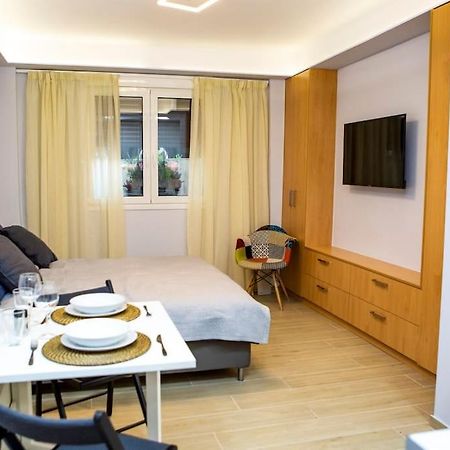 Studio Apartment With All Amenities In Kolonaki アテネ エクステリア 写真