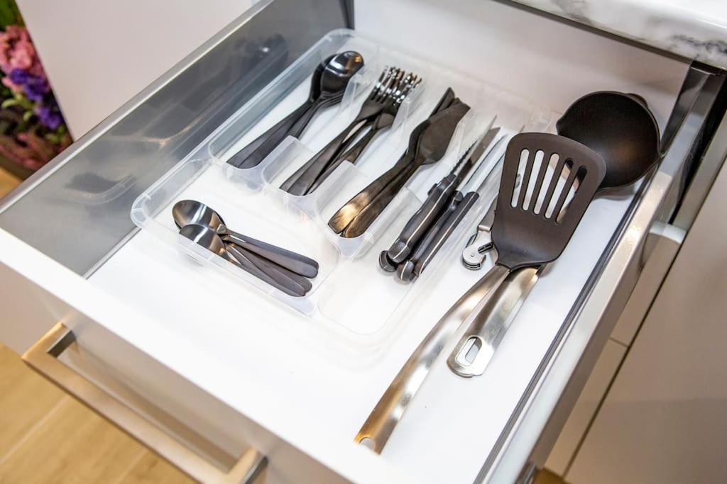 Studio Apartment With All Amenities In Kolonaki アテネ エクステリア 写真