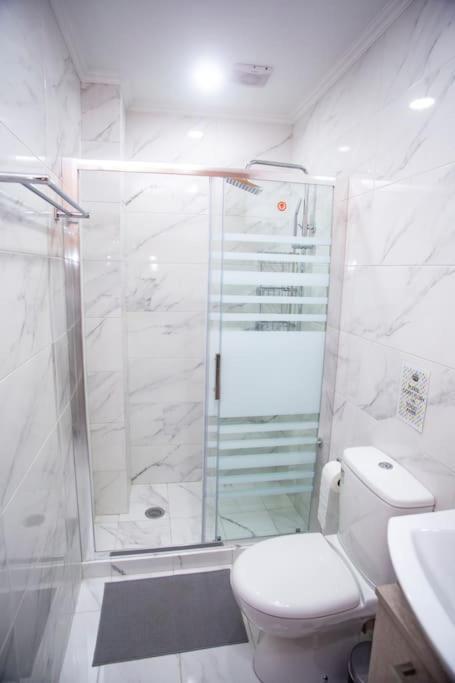 Studio Apartment With All Amenities In Kolonaki アテネ エクステリア 写真